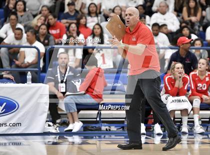 Thumbnail 3 in Mater Dei vs. Redondo Union (CIF-SS D1 Final) photogallery.