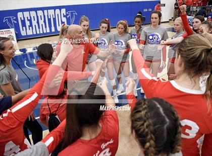 Thumbnail 2 in Mater Dei vs. Redondo Union (CIF-SS D1 Final) photogallery.
