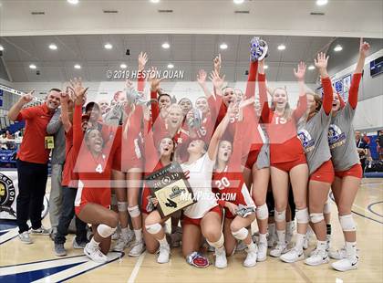 Thumbnail 1 in Mater Dei vs. Redondo Union (CIF-SS D1 Final) photogallery.
