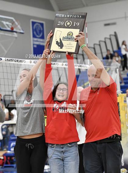 Thumbnail 3 in Mater Dei vs. Redondo Union (CIF-SS D1 Final) photogallery.