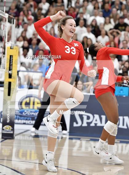 Thumbnail 3 in Mater Dei vs. Redondo Union (CIF-SS D1 Final) photogallery.