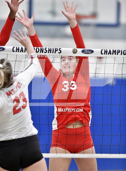 Thumbnail 2 in Mater Dei vs. Redondo Union (CIF-SS D1 Final) photogallery.