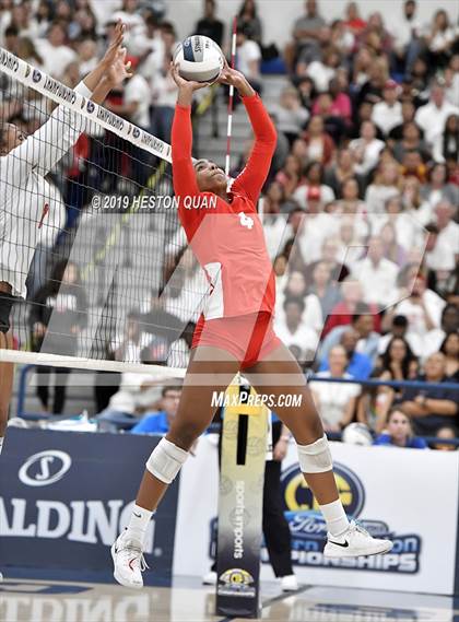 Thumbnail 1 in Mater Dei vs. Redondo Union (CIF-SS D1 Final) photogallery.