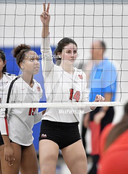 Thumbnail 3 in Mater Dei vs. Redondo Union (CIF-SS D1 Final) photogallery.