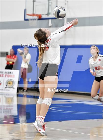 Thumbnail 3 in Mater Dei vs. Redondo Union (CIF-SS D1 Final) photogallery.