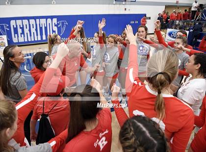 Thumbnail 3 in Mater Dei vs. Redondo Union (CIF-SS D1 Final) photogallery.