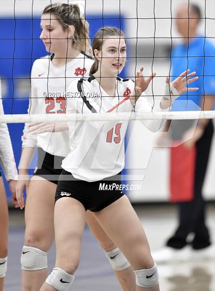 Thumbnail 3 in Mater Dei vs. Redondo Union (CIF-SS D1 Final) photogallery.