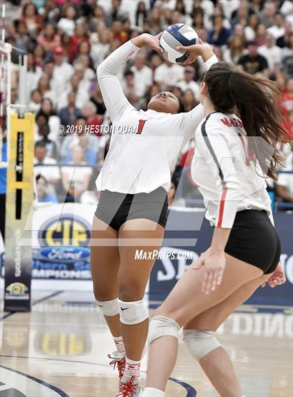 Thumbnail 2 in Mater Dei vs. Redondo Union (CIF-SS D1 Final) photogallery.