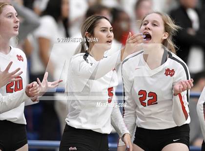 Thumbnail 3 in Mater Dei vs. Redondo Union (CIF-SS D1 Final) photogallery.