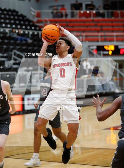 Thumbnail 2 in Edmond Memorial @ Mustang photogallery.