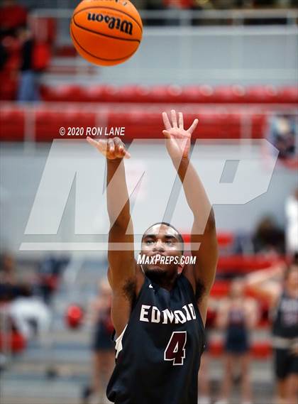 Thumbnail 3 in Edmond Memorial @ Mustang photogallery.