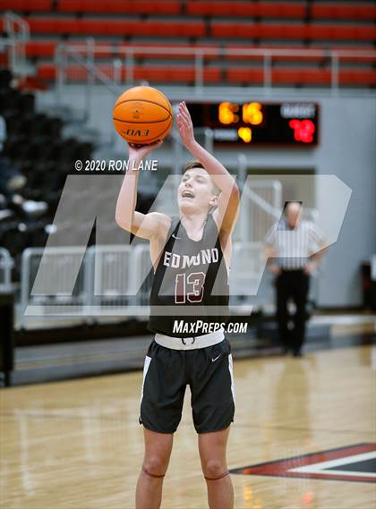 Thumbnail 1 in Edmond Memorial @ Mustang photogallery.