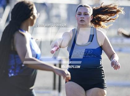 Thumbnail 2 in Stanton Invitational (4 x 800 Relay) photogallery.