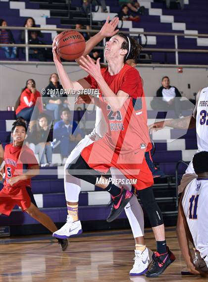 Thumbnail 3 in Pleasant Grove vs. Washington (St. Hope Elite Classic) photogallery.