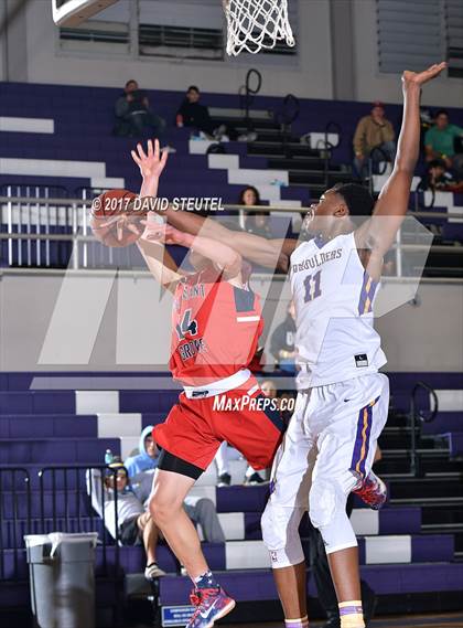 Thumbnail 3 in Pleasant Grove vs. Washington (St. Hope Elite Classic) photogallery.