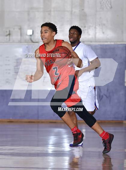 Thumbnail 1 in Pleasant Grove vs. Washington (St. Hope Elite Classic) photogallery.