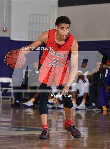 Thumbnail 2 in Pleasant Grove vs. Washington (St. Hope Elite Classic) photogallery.