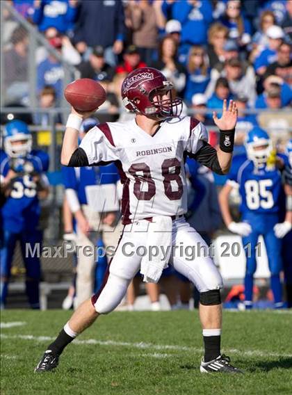 Thumbnail 2 in Greenville vs. Robinson photogallery.