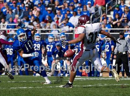 Thumbnail 3 in Greenville vs. Robinson photogallery.