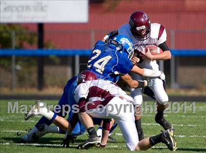 Thumbnail 3 in Greenville vs. Robinson photogallery.