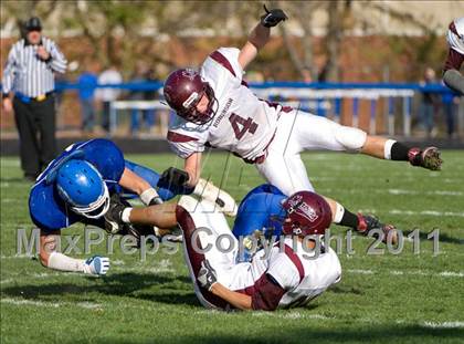 Thumbnail 1 in Greenville vs. Robinson photogallery.