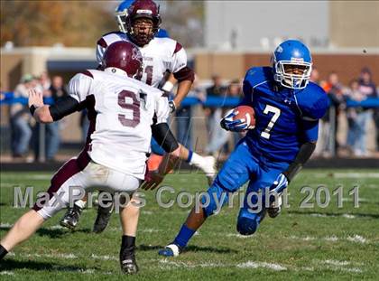 Thumbnail 2 in Greenville vs. Robinson photogallery.