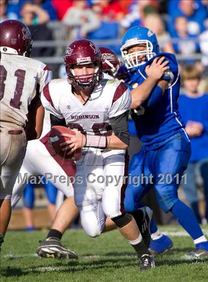 Thumbnail 3 in Greenville vs. Robinson photogallery.