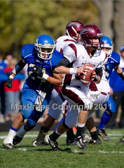 Thumbnail 3 in Greenville vs. Robinson photogallery.