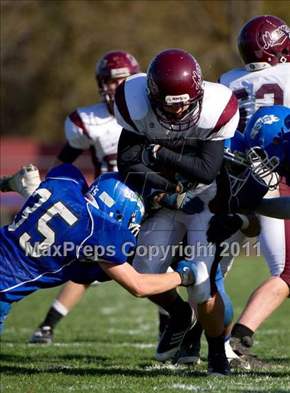Thumbnail 3 in Greenville vs. Robinson photogallery.