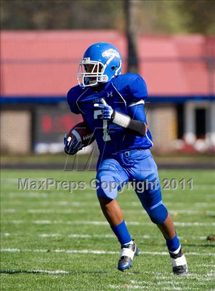 Thumbnail 3 in Greenville vs. Robinson photogallery.