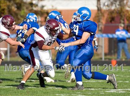 Thumbnail 2 in Greenville vs. Robinson photogallery.