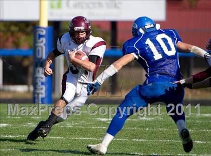 Thumbnail 2 in Greenville vs. Robinson photogallery.
