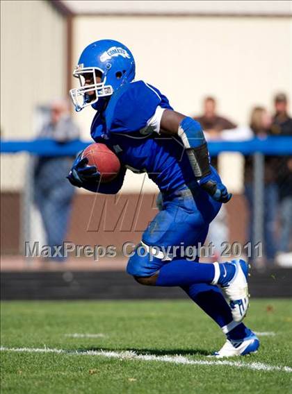 Thumbnail 2 in Greenville vs. Robinson photogallery.
