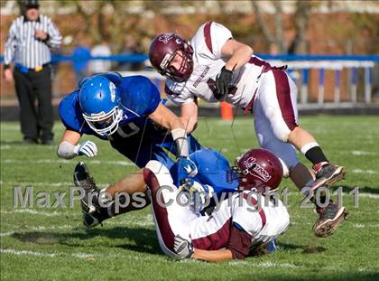 Thumbnail 3 in Greenville vs. Robinson photogallery.