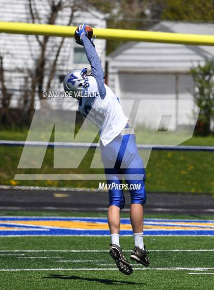 Thumbnail 3 in Newfane @ Cleveland Hill photogallery.