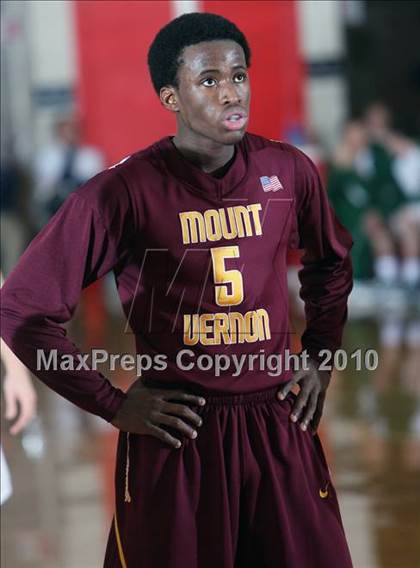 Thumbnail 1 in Vestal vs. Mt. Vernon (Regional Class AA Semifinal) photogallery.