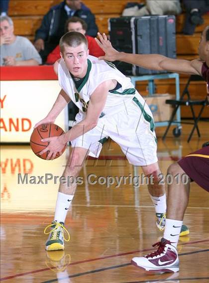 Thumbnail 1 in Vestal vs. Mt. Vernon (Regional Class AA Semifinal) photogallery.