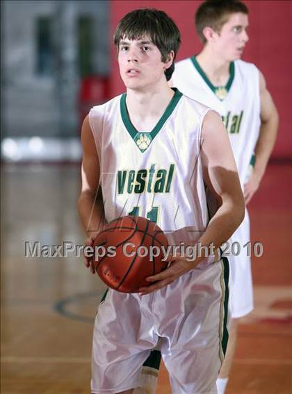 Thumbnail 2 in Vestal vs. Mt. Vernon (Regional Class AA Semifinal) photogallery.
