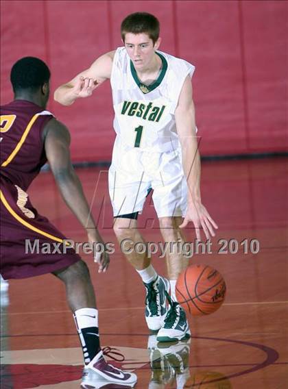 Thumbnail 3 in Vestal vs. Mt. Vernon (Regional Class AA Semifinal) photogallery.