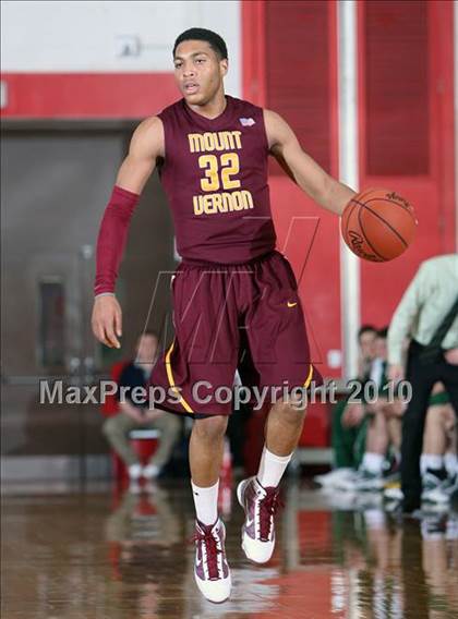 Thumbnail 2 in Vestal vs. Mt. Vernon (Regional Class AA Semifinal) photogallery.