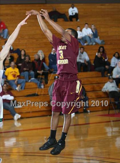 Thumbnail 3 in Vestal vs. Mt. Vernon (Regional Class AA Semifinal) photogallery.