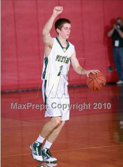 Thumbnail 1 in Vestal vs. Mt. Vernon (Regional Class AA Semifinal) photogallery.
