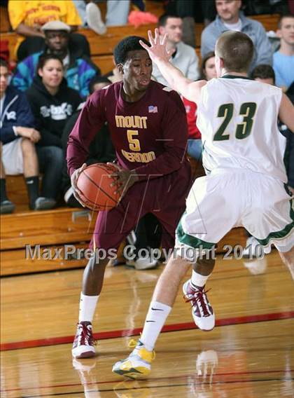 Thumbnail 2 in Vestal vs. Mt. Vernon (Regional Class AA Semifinal) photogallery.
