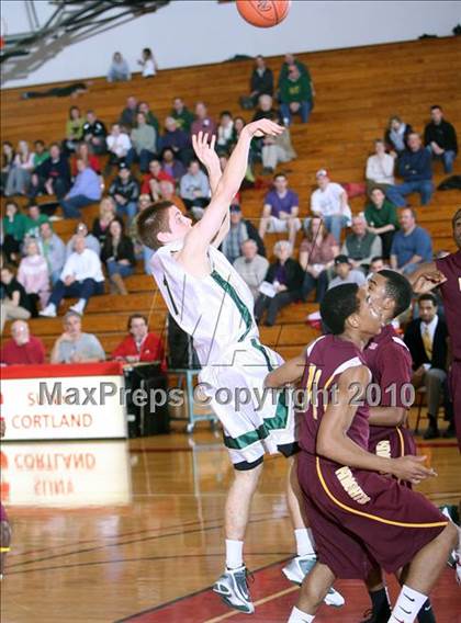 Thumbnail 2 in Vestal vs. Mt. Vernon (Regional Class AA Semifinal) photogallery.