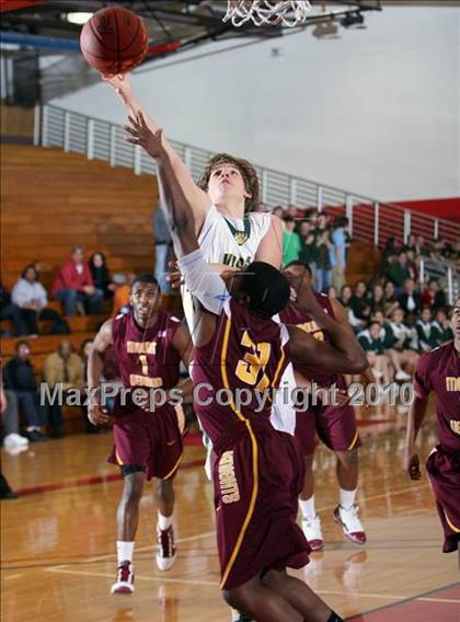 Thumbnail 2 in Vestal vs. Mt. Vernon (Regional Class AA Semifinal) photogallery.
