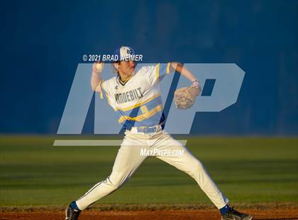 Thumbnail 2 in E.D. White @ Vandebilt (Scrimmage) photogallery.