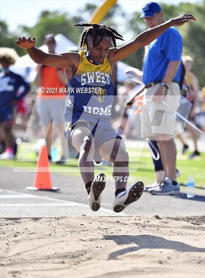 Thumbnail 2 in Section 6 Class A Track and Field Championships (Boys) photogallery.