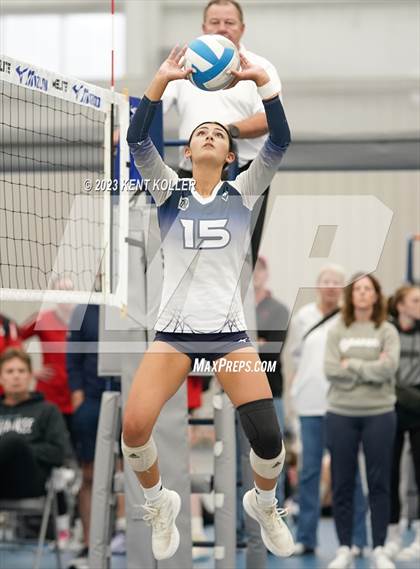 Thumbnail 1 in Canton vs. Dakota photogallery.