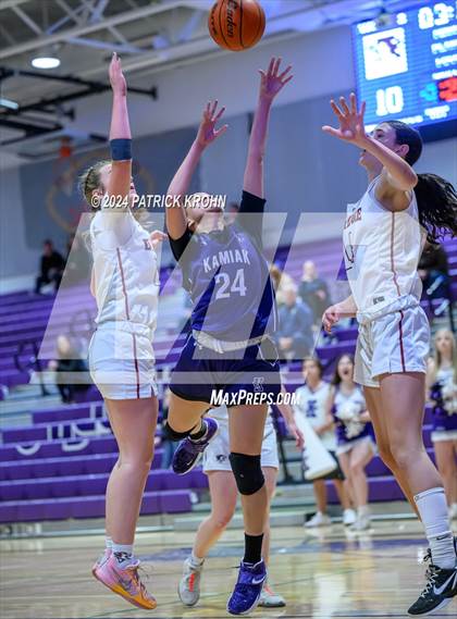 Thumbnail 3 in Kamiak vs Eastlake (WIAA 4A District 1/2) photogallery.