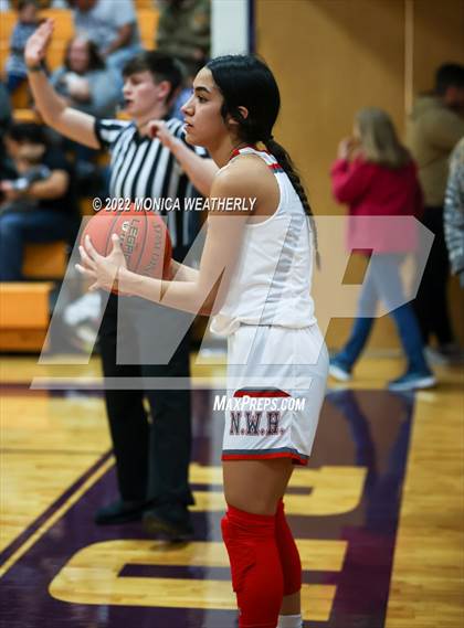 Thumbnail 2 in Eula vs Hermleigh (UIL 1A Regional Quarterfinal Playoff) photogallery.
